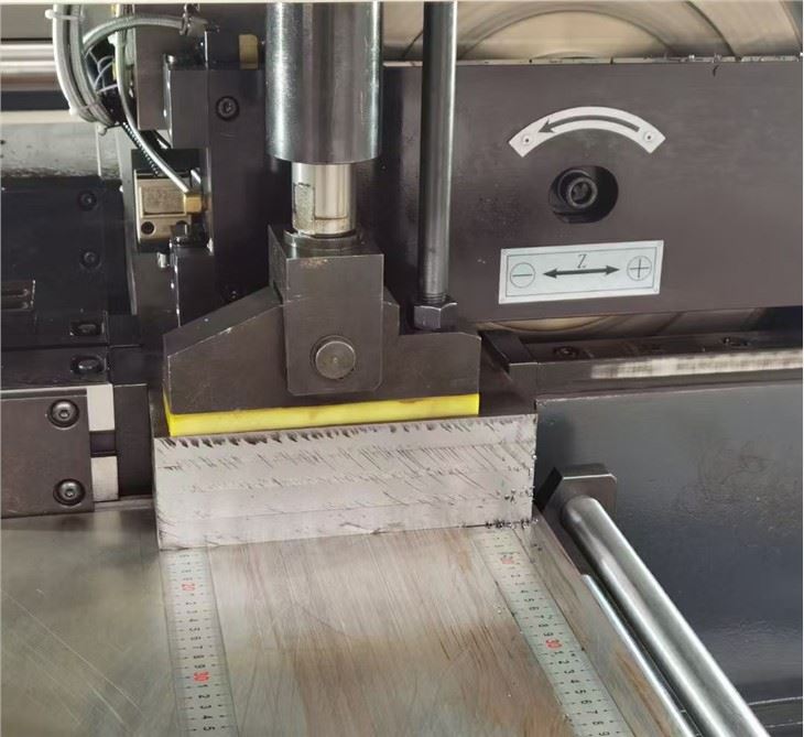 Advanced Accuracy CNC Sawing And Milling Machine in CHINA
